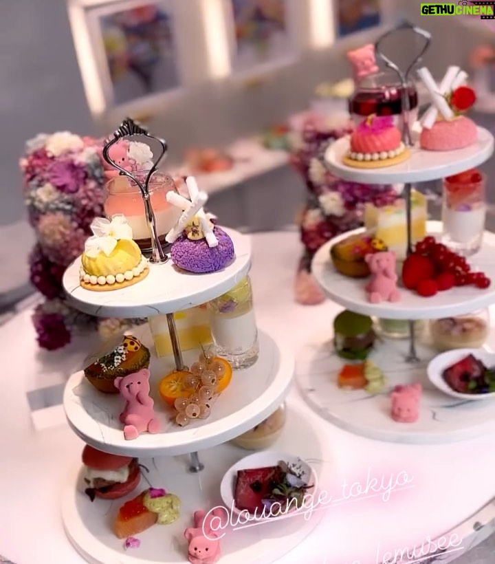 Mai Hakase Instagram - 『LOUANGE TOKYO』の Mother’s Day collection〜2023〜行かせていただきました🧸💓スイーツも店内も可愛すぎる✨そしてレーズンの入ったチーズケーキがびっくりするくらい美味しかったです🥺❤️ 母の日のプレゼントに @louange_tokyo のスイーツ絶対喜ばれますね🧸💓 #ルワンジュ東京 #母の日スイーツ #loungetokyo @louangetokyo_lemusee @louange_tokyo Louange TOKYO LE MUSEE