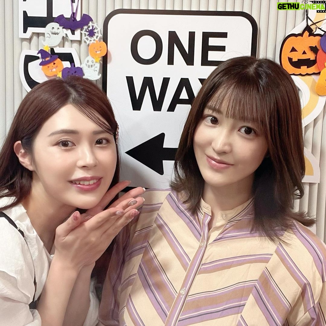 Mai Hakase Instagram - ヘアカラー&カット💇♀️ @gunhee_tokyo @suakm_gunhee 💓 いつもありがとうございます❤️ 綺麗なオリーブカラーにして長さも短くしてもらいました☺️ 最近は体が重いし大きすぎて少し歩いただけで息切れ😮💨後期つわりもなんか出てきて、胸焼けとか気持ち悪さがずっと続いてます😓今回も初期のつわりがひどくて1ヶ月半ゾンビみたいになってたけど、 後期は後期でお腹重いし胃の圧迫でやっぱりしんどいですね😓 あともう少し頑張ろう💪 #gunheetokyo #マタニティ #妊娠中
