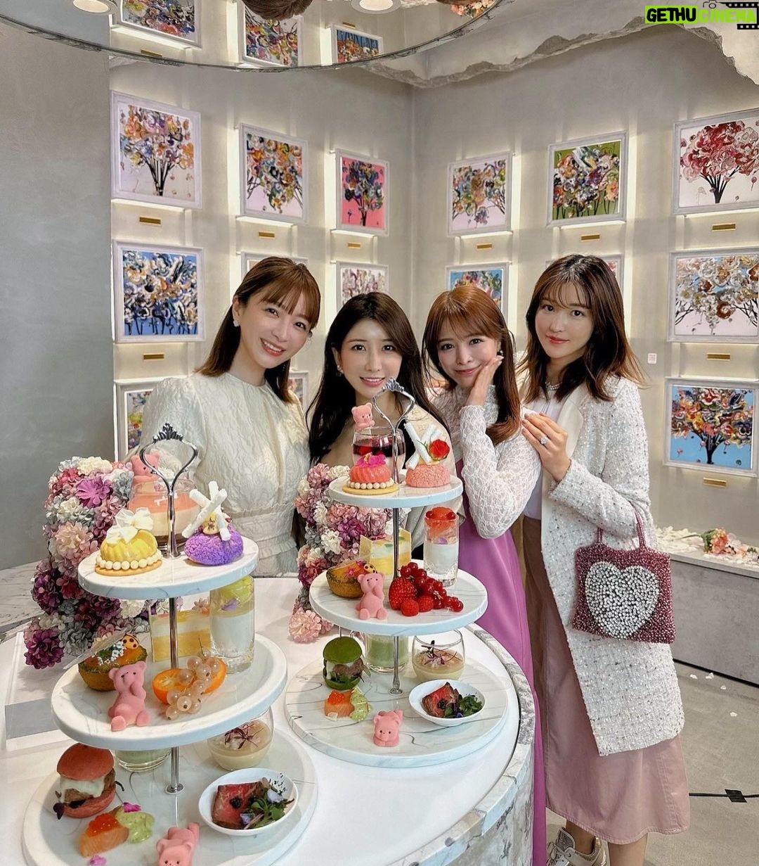 Mai Hakase Instagram - 『LOUANGE TOKYO』の Mother’s Day collection〜2023〜行かせていただきました🧸💓スイーツも店内も可愛すぎる✨そしてレーズンの入ったチーズケーキがびっくりするくらい美味しかったです🥺❤️ 母の日のプレゼントに @louange_tokyo のスイーツ絶対喜ばれますね🧸💓 #ルワンジュ東京 #母の日スイーツ #loungetokyo @louangetokyo_lemusee @louange_tokyo Louange TOKYO LE MUSEE