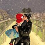 Mai Hakase Instagram - 東京大雪☃️ 東京来て18年くらい経つけどこんな大雪は初めてなきがする❄️ 息子は雪がわかるようになって初めて見たので大興奮♡ 「外行くー！」て言ってきかなかったです😅 初めてのこの寒さにもビックリしてました👦 皆様今日は道が凍ってたりするので外出の際は気をつけてください⚠️ 息子はパウパトのパジャマを毎日一日中着たがるのですが、 パウパトのエコバッグを買ってあげたら、そこに全部入れて出かけるようになりました🤭（同じパジャマ4セットもってますww）お着替えには困りません🤣 #パウパトロールグッズ