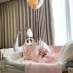 Mai Hakase Instagram - 1ヶ月検診の時の写真♡ ちょうど1キロ増えていて順調でした✌️ 👶初めての外出でドキドキ💓私も久しぶりの外出だったのでオシャレもしたくて @bitnabi.official の授乳服を着て行きました✨授乳もしやすくてオシャレな服てなかなかないのでとても重宝してます😍 息子の時は完母で育てていましたが今回は混合（母乳8割ミルク2割）です🍼息子の用事で娘を預けることもあるし、たまにはお酒を飲みたいので🥺 1人目の時の赤ちゃんの時の育児はわからないことだらけだし、神経も使うし、完璧じゃないとダメだと全部自分でしようとしたりでいっぱいいっぱいで、、自分を大事にする余裕がなくしんどい思いをしました。 でも育児は親がハッピーな気持ちでいないと良くないなぁと実感したので、頼れるものには頼る、手を抜けるものは抜く！wなどと、2人目はとても気持ちに余裕を持って👶と過ごしています☺️ 1人目の時は全くしなかったですが、安心して👶を見てもらえる人がいる時はたまに外にお酒を飲み行くのも、ストレス解消になります🍺❤️ たまにはおしゃれをして出かけるのも良いですよね💕 @bitnabi.official の授乳服他にもあるのでまた紹介します❣️ #授乳服 #1ヶ月検診 #女の子ママ #男の子ママ #令和5年ベビー #PR