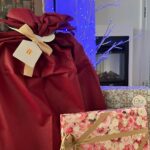 Mai Hakase Instagram – Merry Christmas🎄
今年はサンタの役目も無事できました🎅
息子に1ヶ月前からサンタさんになにもらうの?て聞いてたら、「チョコレート」しか言わなかったので、
サンタさんにはトミカのチョコとパウパトロールのチョコを頼みました😁
子供ができたらクリスマスは子供のための日になりますねー😆🪅
載せれるクリスマスらしい写真全然ないので、
退院した日に娘とクリスマスツリーの前で撮った写真を🥰
#merrychristmas