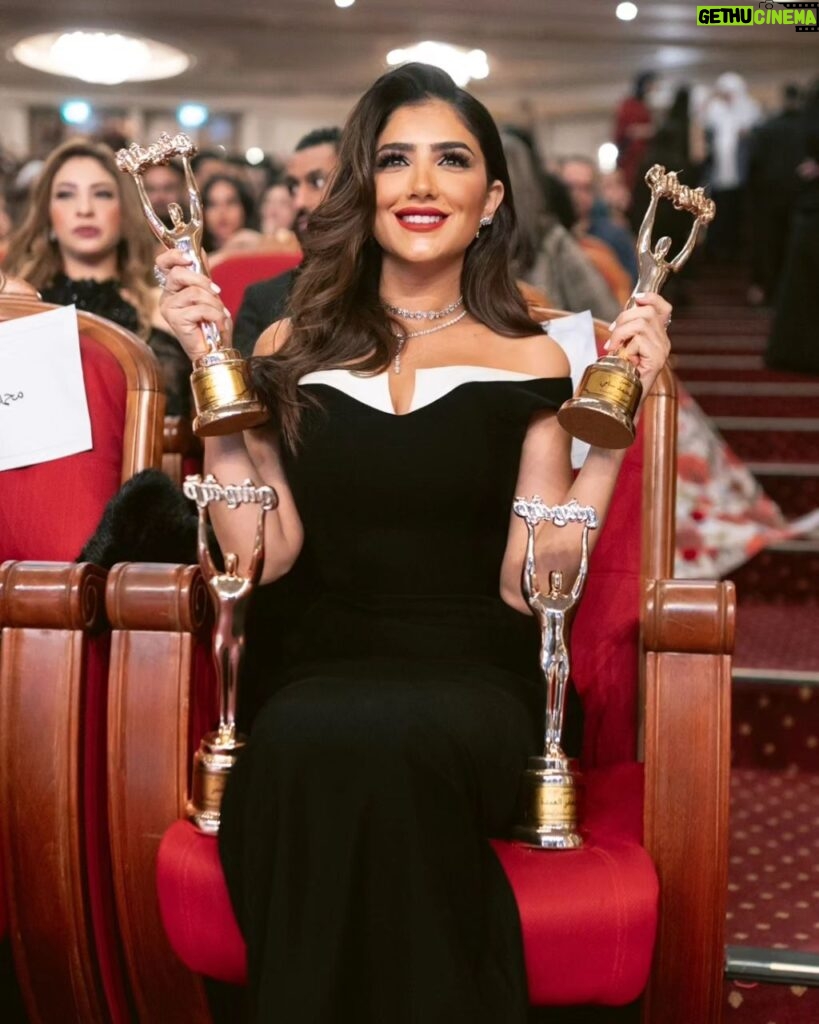 Mai Omar Instagram - Best Cinema Actress 2023 🖤 Big Thank you to my amazing team Stylist @islam.mitwally Designer @fa_by_fatimaalhashimi Makeup @dinaragheb Hair @rizkhairstudio Jewellery @glamour.jewellery Photography 📸 @byezzeldin