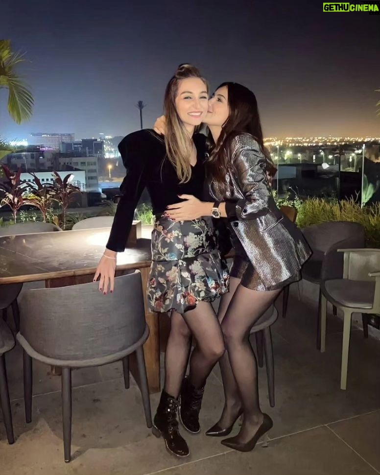 Mai Omar Instagram - Happy birthday sister, May your heart be overflowing with happiness throughout the coming year .. love you Nadoush ♥️ #birthdayqueen