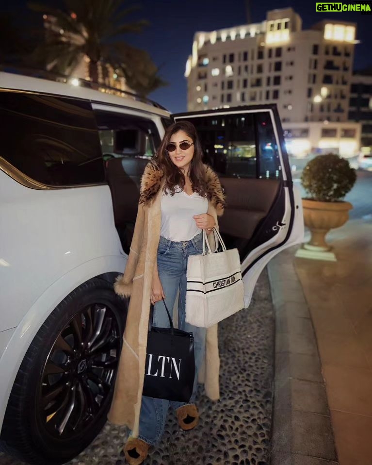 Mai Omar Instagram - Heading to the airport. Till we meet again Dubai ♥️ Thank you @uranuscars for your great services Thank you @palazzoversacedubai for the warm hospitality I will miss you Mayousha @mayabarakat_pr 🤗 Dubai, United Arab Emirates