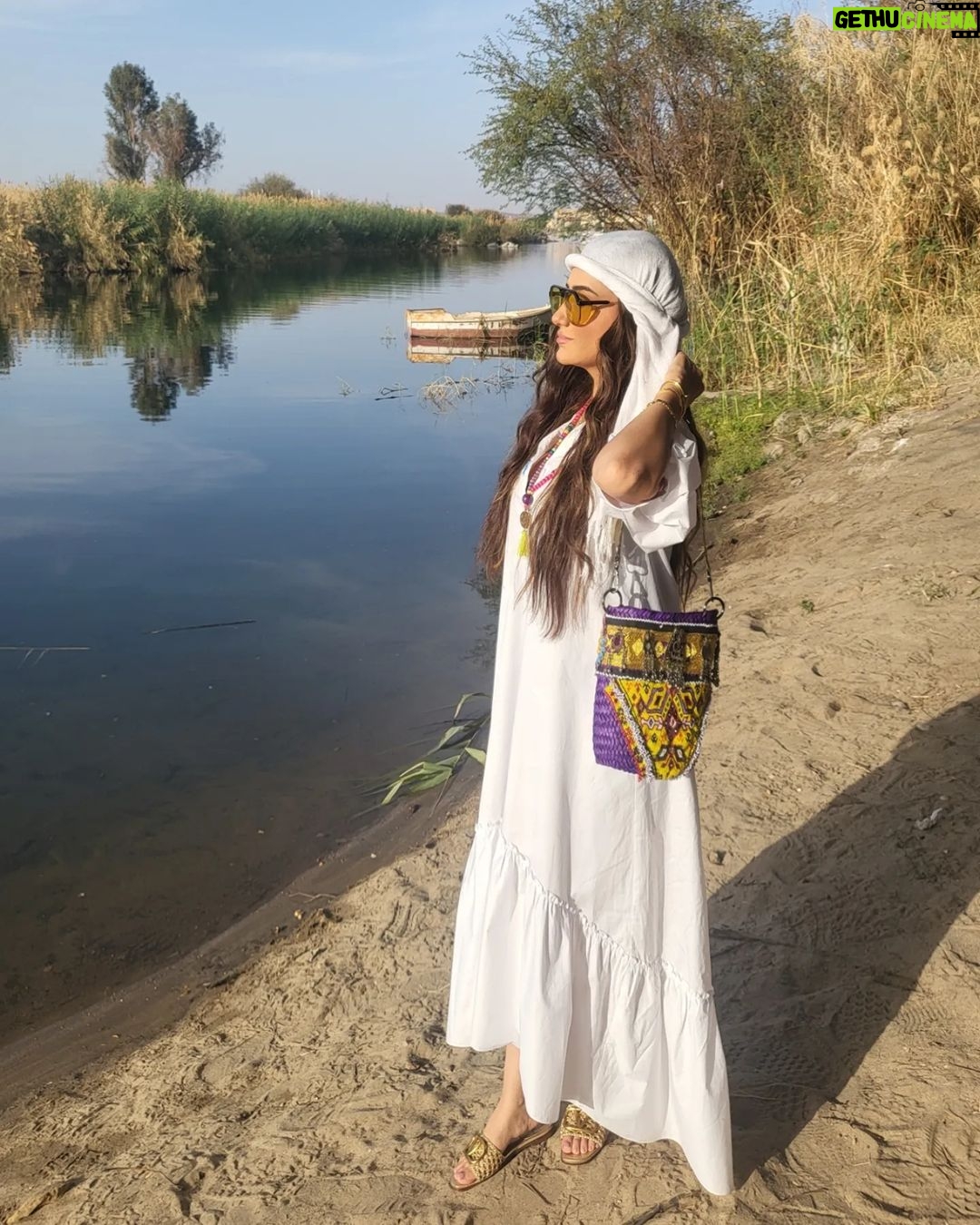 Mai Omar Instagram - Sending love to you all 🖤 #علاقه_مشروعه #بثينه Aswan