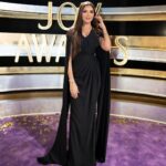 Mai Omar Instagram - It's #joyawards Night 🌃 What a beautiful Night, Thank you Saudi Arabia for the great hospitality 💜 Dressed by @zuhairmuradofficial Stylist @cedrichaddad Makeup @dinaragheb Hair @johnypiranian Jewellery @marli Photographer @1da7m Riyadh, Saudi Arabia