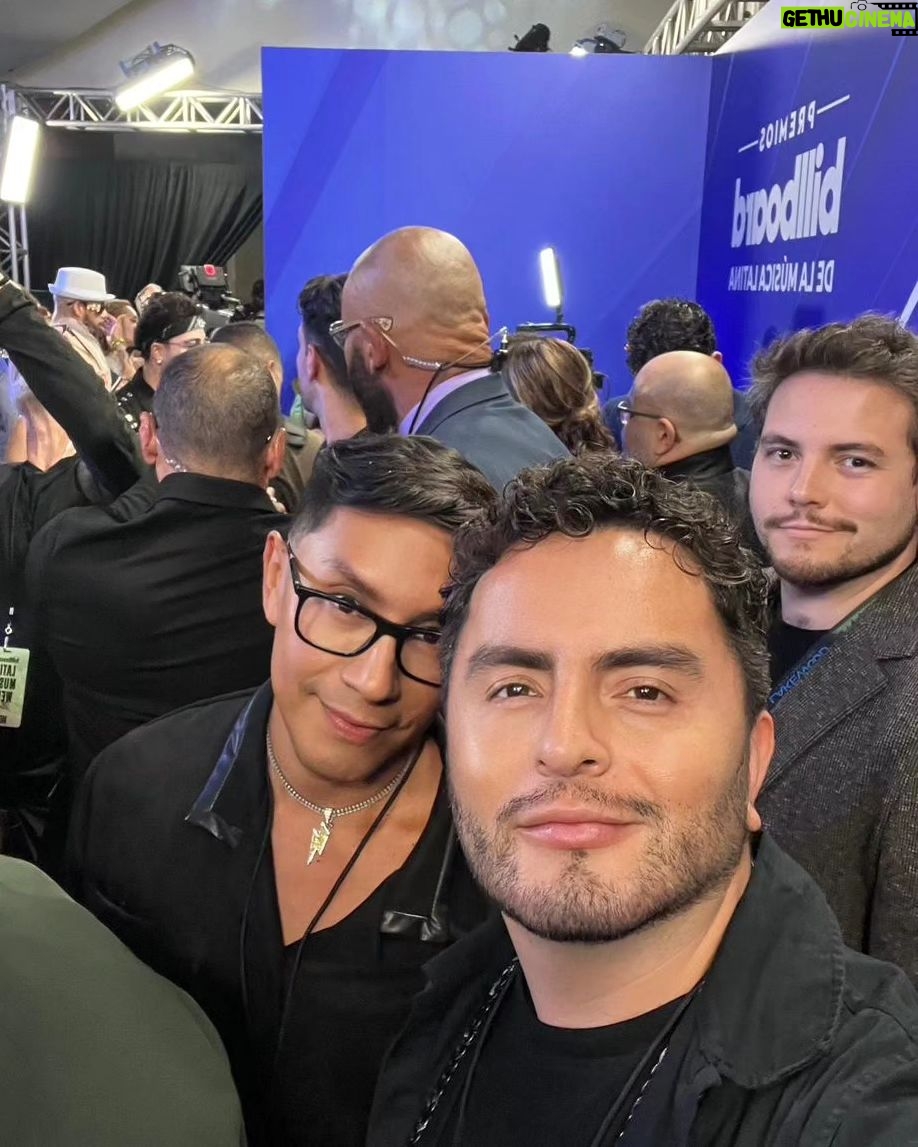Maite Perroni Instagram - Noche de @latinbillboards gracias @makeupbyponcho @erickmoreno @angieestilo @suzelletaveras @elenajimenezoficial @kathykatherine305