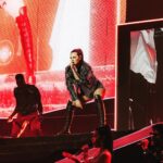 Maite Perroni Instagram - Cada paso que damos define nuestro camino, traza nuestro andar en este plano. Por eso tenemos q ser conscientes y vivir al máximo, sin importar cuántas veces tengamos que volver a empezar. Siempre valdrá la pena continuar, siempre valdrá la pena hacerle caso a nuestro corazón, y tomar fuerza para volver a creer, volver a amar, a confiar, a volar, a sentirnos capaces de lograr todo lo que soñamos y no solo desde la ilusión si no desde la certeza de tenernos fe, de confiar en nosotros mismos. Que nadie apague tu voz, que nadie te diga q no puedes por q si vas a poder… creanme q sé lo que les digo, por q más de una vez me he demostrado a mi misma de q soy capaz, más de una vez he tenido que volver a empezar, he tenido que volver a apostar por mi, y más de una vez he puesto en mute las palabras q solo nublan o que solo quieren disminuir, las q te quieren hacer creer que no eres suficiente y he apostado por construir y por creer en mi aunque haya quien no lo haga. Si tú crees en ti nada será más fuerte q eso NADA por q la fuerza q viene desde el fondo de tu ser es más grande de lo q puedes imaginar… “Empezar desde cero” cómo dice mi canción, le canta al amor, a la ilusión de volverte a enamorar, pero para mi va más allá de eso y se vuelve el pretexto para invitarte a q primero te enamores de ti para realmente poder volver a empezar.