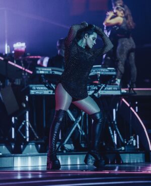 Maite Perroni Instagram - RBD Mix and Match… gracias por estos primeros 6 shows… Graciaaaaaas El Paso, Houston, NY, Fairfax, North Carolina 🫶🏻 ha sido una explosión de amor!!! Esto apenas empieza y vamos a vivir cada momento al máximo 🙌🏻