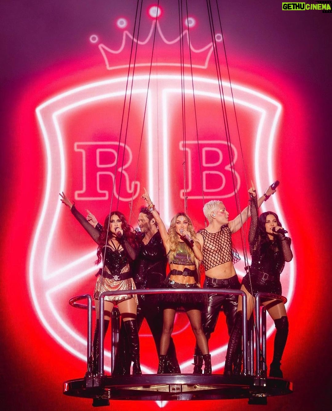 Maite Perroni - 377.6K Likes - RBD Mix and Match… gracias por estos primeros 6 shows… Graciaaaaaas El Paso, Houston, NY, Fairfax, North Carolina 🫶🏻 ha sido una explosión de amor!!! Esto apenas empieza y vamos a vivir cada momento al máximo 🙌🏻