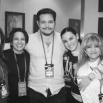 Maite Perroni Instagram - ASÍ nada nos rompe !!! 👊🏻 making memories… y esto pasa mientras tanto… @thegarden #RBDtour2023 #soyrebeldetour #cerquitadeti