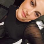 Maite Perroni Instagram - Fin de una semana espectacular!!! No les puedo explicar todas las emociones que han pasado por mi estos días, cada segundo, cada momento es irrepetible. Atesoro todo lo que está pasando y trato de vivirlo de la manera más consicente en el presente. Saber que cada día estamos más cerca de volvernos a encontrar en ese escenario con cada uno de uds. es el mejor regalo del universo.