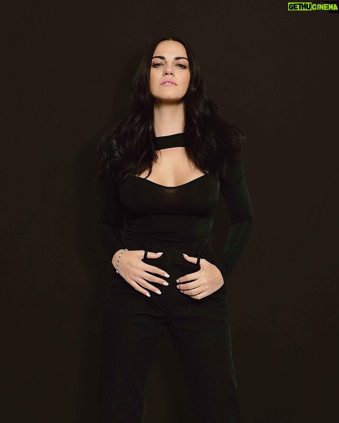 Maite Perroni Instagram - ¡RBD está de regreso! Los integrantes de la banda posaron en exclusiva para #CARAS y nos contaron los detalles de la esperada gira que está a poco tiempo de comenzar. @maiteperroni #maiteperroni #rbd #rebelde