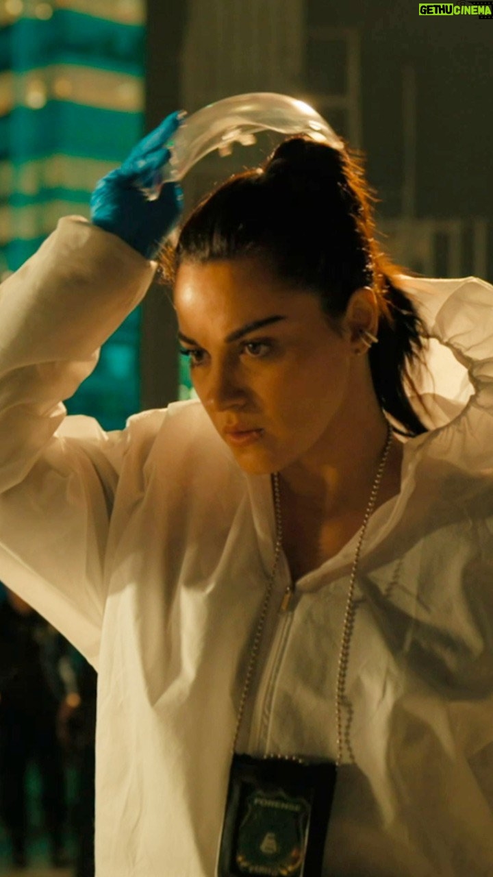 Maite Perroni - 574K Likes - Una empresaria. Una bailarina exótica. Una perito forense. Tres mujeres idénticas se encuentran para descubrir la misteriosa razón por la cual fueron separadas.
Inspirada en un caso real, Tríada llega el 22 de febrero a Netflix.