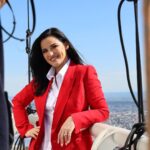 Maite Perroni Instagram - Si hay días mágicos! Hoy viví una experiencia espectacular. Tuve la oportunidad de acompañar al Cónsul General de México, Jorge Islas y al Embajador de México ante la ONU, Juan Ramón de la Fuente a encender con los colores de nuestra bandera: verde, blanco, y rojo, el icónico edificio, el más famoso del mundo, el Empire State, el cuál se pintó de México en honor a toda nuestra comunidad mexicana q vive en esta ciudad. No les puedo explicar lo que se siente, es algo indescriptible, es la manifestación de lo q podemos lograr cómo mexicanos, no importa en dónde estemos, México se hace presente, lo llevamos en la sangre, y con esa pasión que nos caracteriza dejamos huella y nos abrimos camino. Nunca dejemos de sentir orgullo por quienes somos y de dónde vinimos. Mi total respeto y admiración por nuestra comunidad mexicana que se ve en la necesidad de dejar su país para encontrar otras oportunidades. Gracias por el honor de haber podido ser parte esta noche tan especial. #brillaméxico @mciny @consulmex_nuevayork @empirestatebldg NYC