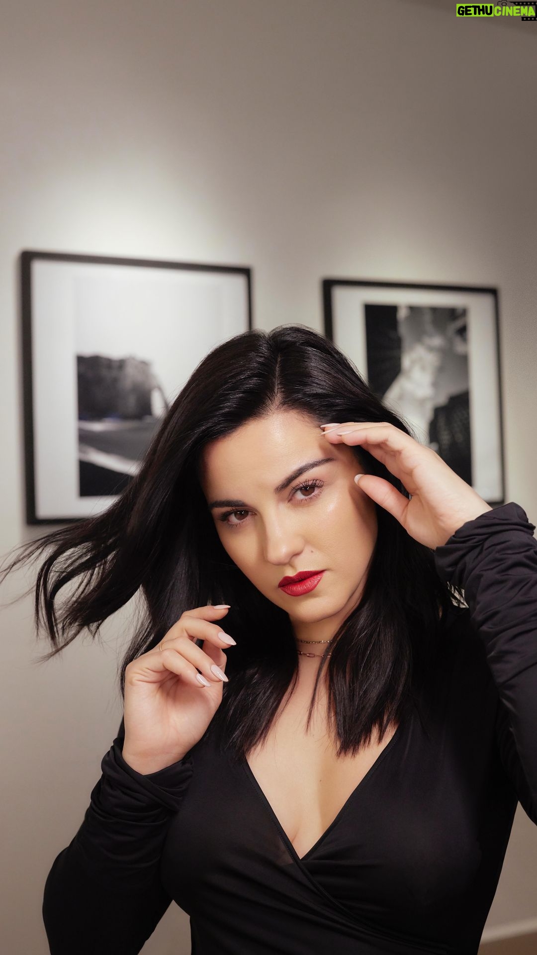 Maite Perroni Instagram - #Publicidad En mi día a día hay cosas que no pueden faltar como demostrar amor a quienes más quiero, agradecimiento por todo lo vivido …. y estos 5 productos de @lbelonline ! Cuéntenme qué es lo que en sus días no puede faltar!!!!