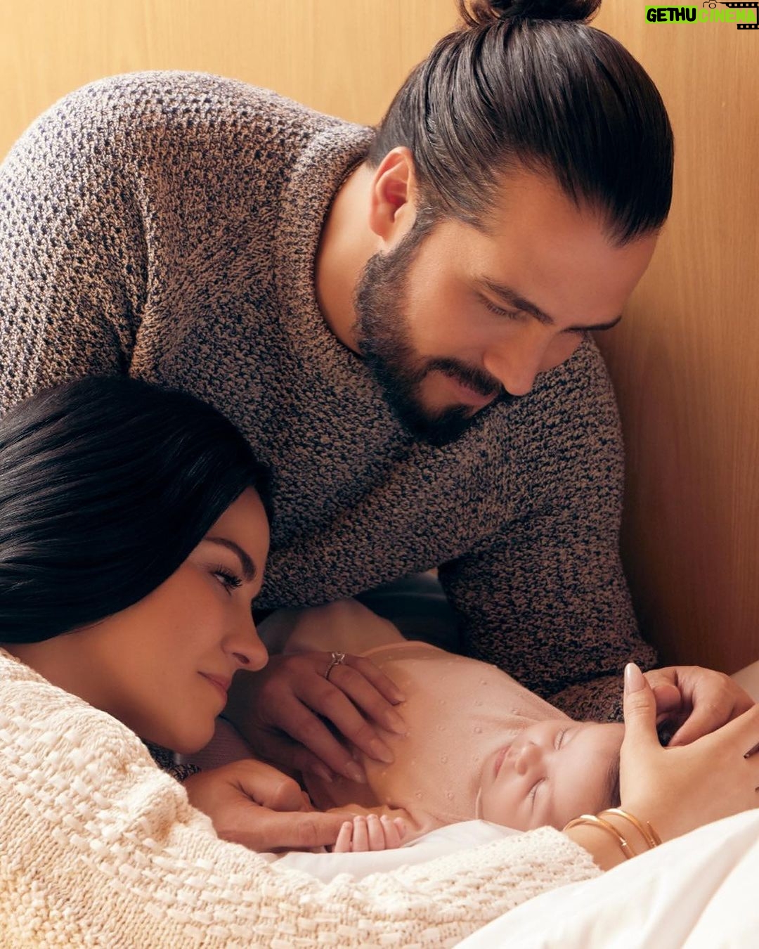 Maite Perroni - 1.6 Million Likes - Lo más importante: NUESTRA FAMILIA. El lugar más seguro, amoroso y sólido… es todo!!! No hay palabras para describir lo que explota dentro de nuestro corazón, el amor en su máxima expresión.
