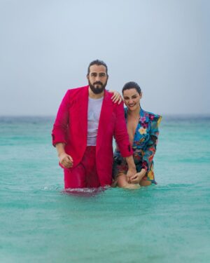 Maite Perroni Instagram - Aquí vamos!!! La vida se cuenta mucho mejor a tu lado. Gracias por estos días tan felices juntos!!! #honeymoon #blessed