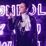 Maite Perroni Instagram - Amando el Galaxy Z Flip 4 !!! Me encanta formar parte del #TeamGalaxy y conocer todos sus lanzamientos .. Hoy es el inicio del pre-order en México, entren ya a samsungstore.mx #UnfoldYourWorld @samsungmexico