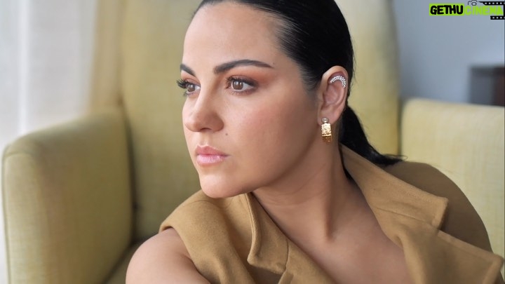 Maite Perroni Instagram - Descubriendo su maternidad y fiel a sus propios ideales, en esta edición de noviembre, @maiteperroni nos recuerda la importancia del amor propio y cómo se materializa a través del cuidado consciente de la mente, el corazón, la energía y el cuerpo, en sintonía con @larocheposay. Lee la entrevista completa en nuestro link en bio. #MaitePerroniEsMarieClaire ❤️ Créditos: Director Editorial: @gerardangulo Fotografía: @sergio.valenzuelach Maquillaje: @makeupbyponcho Peinado: @erickmoreno Manager: @palomocaro Entrevista: @ximenalarram Video: @jenny_l.p