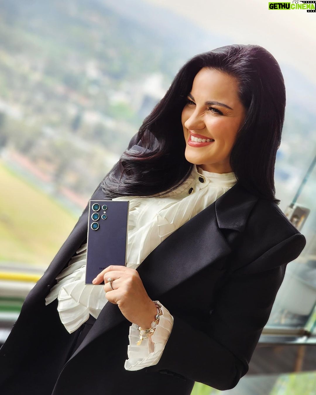 Maite Perroni Instagram - Porq la vida es bonita y hay tanto q valorar, empiezo mi semana estrenando mi nuevo Galaxy S24 Ultra de @samsungmexico con unas fotos increíbles de mi México lindo y querido … así de bonito !!! #proudtobemexican #teamgalaxy #happyweek #samsungs24 #GalaxyS24Ultra CDMX