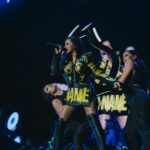 Maite Perroni Instagram - Un fin de semana increíble con uds en el Foro Sol celebrando el concierto 50 de este tour❤️ .. No podía dejar de usar diseños mexicanos.. Gracias @gerardangulo , @alfredomartinez_brand y Jonathan Morales @nonamestudiomx por compartirme su talento. Look 1: @alfredomartinez_brand Look 2: @nonamestudiomx