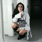 Maite Perroni Instagram - Brasil gracias por regalarnos tanto amor, gracias por esas noches inolvidables que llevaré siempre en mi ❤️ y por permitirme conocer gente talentosa que diseñó estas piezas. PHOTOGRAPHER: @tiagoprisco DIRECTION: @gerardangulo STYLIST:@angelinalusvardi @projetomottainai Management: @palomocaro FASHION ASSISTANT: @studioo23 PHOTO ASSISTANT: @haronmiquilino HAIR STYLIST: @erickmoreno MAKE UP: @makeupbyponcho PRODUCER: @steponfashion Fotos 1 y 2: VESTIDO: @TRICOTEEN CORSET: @BRABO.BR CHOCKE R: @lucasregalbootsnbelts BOTA: @lucasregalbootsnbelts BOLSA: Prada Fotos 3 y 4: TOP ESAIA: @PROJETOMOTTAINAIJ AQUETA: @ARTEMISIGALLERY CHOCKER: @lucasregalbootsnbelts TÊNIS: CONVERSE X A-COLD-WALL • @cartel011 MEIAS: HOTELCHILLI GAFAS: MAUST EIN + @cartel011