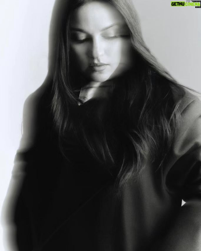Maite Perroni Instagram - @lofficielbrasil gracias por su apoyo incondicional amo ser parte de su revista