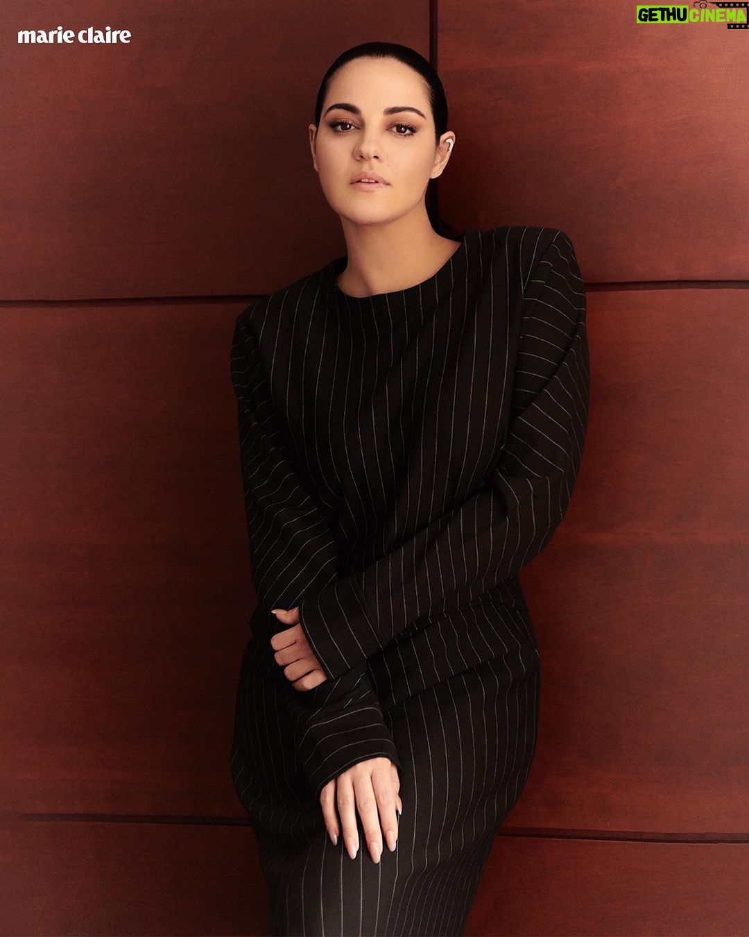 Maite Perroni Instagram - “Ser una persona auténtica y honesta en una industria donde prevalecen las apariencias y la necesidad de pertenencia, se vuelve un reto, y al mismo tiempo, una fortaleza”. Con una gran trayectoria, @maiteperroni nos muestra una faceta poco conocida de la mano de @larocheposay, dando cara a su maternidad y un inesperado retorno junto a RBD. En una entrevista exclusiva, la cantante nos comparte sus retos en esta nueva etapa de su vida. Descubre más nuestra edición de noviembre. #MaitePerroniEsMarieClaire ❤️ Créditos: Director Editorial: @gerardangulo Fotografía: @sergio.valenzuelach Maquillaje: @makeupbyponcho Peinado: @erickmoreno Manager: @palomocaro Entrevista: Ximena Larrauri.