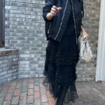Maki Tamaru Instagram - 先日の私服 またまたイタズラしながら 大量の写真を撮ってる 📸by 🦕 スタートは お気に入りで、もう長く愛用している NOIR KEI NINOMIYA バッグ　@maxmara ブーツ　@pellico_japan 　三枚目写真 アウター　@nemika_official バッグ　@delvaux ブーツ　@pierrehardy ひんやりする朝 今日はあったかいほうじ茶で スタート💪。 水曜日、今日も 楽しみながら頑張ろう。