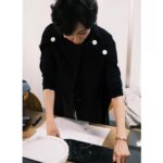Maki Tamaru Instagram - 最近の私服 年々スニーカー　👟スタイルが多め。 ここ数日 体調が悪く(´-ω-`) 久しぶりに寝込みました。。。（；￣ェ￣） 寝る前には、体をあたためる漢方を。☕︎ やっと今日あたりから復活💪　　　 やらなきゃいけないこと てんこ盛りなのに💦と　焦って🛏️の上で 過ごしていたので 今日、動ける様になって 少しほっとした よかった🥺　🙏 新しくしたネイル💅 気がつけば この冬3回目の 深い赤ネイル。 本日も定例ミーティング💪 1月も、もう15日なんだねー💦 はやっ。 #私服 #スニーカー #👟 #ネイル #💅