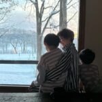 Maki Tamaru Instagram - ・ 新しい朝 子供達と 太陽に手を合わせ。 色々考えさせられることの多い 2024年のスタート 自分たちのできることを しっかりと、確実に、丁寧に 進めていこう。 と 子供達と 深く話し合い。 彼らはお年玉から 募金 できるだけ 子供達の前では 笑顔でいたい。 そんな事を思う今日この頃。