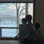 Maki Tamaru Instagram - ・ 新しい朝 子供達と 太陽に手を合わせ。 色々考えさせられることの多い 2024年のスタート 自分たちのできることを しっかりと、確実に、丁寧に 進めていこう。 と 子供達と 深く話し合い。 彼らはお年玉から 募金 できるだけ 子供達の前では 笑顔でいたい。 そんな事を思う今日この頃。