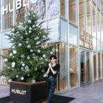Maki Tamaru Instagram - HUBLOT表参道ブティック にお邪魔させていただきました。 ホリデーシーズンに 飾られたクリスマスツリーや 高級感のある店内 上品な和の気配に モダンなアートが合わせられていて 一歩足をを踏み入れた瞬間 わぁ〜♡と　トキメキの吐息がでる 夢空間。 そして、こちらでは ショーケース越しにではなく、ダイレクトに 時計を見ることができるのが魅力的でした！ 今回、新作や日本限定モデルを着用して撮影を させて頂き 丁寧な説明もいただけ HUBLOTの魅力を沢山知れ 益々　HUBLOTファンになりました。 #pr #Hublot #ウブロ
