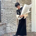 Maki Tamaru Instagram - 立春 今日から春の始まりかあ〜 家のお花も取り替えて、少し春気分な色をえらびました　♪ 昨日は 家族で豆まき 恐竜たちが🦕🦖力の限り、豆を投げつけるので 相方さんを少し気の毒に思った昨日。 スキンケア完了！加湿器セット完了！アロマ完了！ あったかいお茶セット完了。 早めにベッドに入ろ。 おやすみなさい また明日　💤