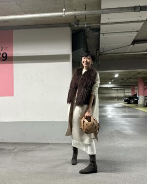Maki Tamaru Instagram - 土曜日ランチは
恐竜🦖🦕達、そして私も
大好きな
マクドナルドへ　♪

からの
長男🦕のサッカー⚽️クラスへ　

週末は相変わらず
右に左に送迎叔母さん🚗💨

ながれでそのまま
お花屋さんへ。

いつもな感じの土曜日

夜は
私の母が昔から1番好きだと言い続けている
母にとってスペシャルな映画

Mrs. Doubtfire　を
孫たちと　📽️Night
穏やかな土曜日　🙏

次男🦖
お咳がとまってよかったね。

花粉もやってきて
何だかんだと
まだまだ
気が抜けませんが
子供達も一緒にがっつり
腸活はじめました♡