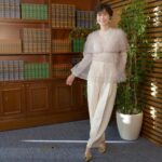 Maki Tamaru Instagram - 今日は ヒルナンデスのオンエアでした モニターを見ながら 真剣に楽しみながら、そしてワクワクしながら コメントさせていただきました🙏 新鮮なトレンド情報や ファッションの学びがあって楽しかったです！ ご質問いただいておりました 今回の衣装は シアートップス、パンツ @elendeek パンプス @nebulonie.japan ピアス @escapes_online　です 今日はお塩をたっぷりと入れた 清め風呂　🛀で ガッチリとあたたまってから 少し🤏瞑想🧘‍♀️して お白湯飲で内臓もあたためてから ベッドに飛び込む💪 明日もなかなか濃いめな一日　 新しい一日も 力いっぱい頑張れるように はよ寝よ。💤 おやすみなさい^ - ^ また明日。