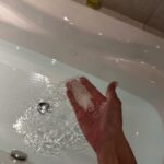 Maki Tamaru Instagram - 今日は ヒルナンデスのオンエアでした モニターを見ながら 真剣に楽しみながら、そしてワクワクしながら コメントさせていただきました🙏 新鮮なトレンド情報や ファッションの学びがあって楽しかったです！ ご質問いただいておりました 今回の衣装は シアートップス、パンツ @elendeek パンプス @nebulonie.japan ピアス @escapes_online　です 今日はお塩をたっぷりと入れた 清め風呂　🛀で ガッチリとあたたまってから 少し🤏瞑想🧘‍♀️して お白湯飲で内臓もあたためてから ベッドに飛び込む💪 明日もなかなか濃いめな一日　 新しい一日も 力いっぱい頑張れるように はよ寝よ。💤 おやすみなさい^ - ^ また明日。