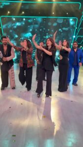 Malaika Arora Instagram - Ek reel toh banta hain.. when @iamjuhichawla arrives on the sets.. @sonytvofficial #jhalakdikhlajaa ♥️♥️♥️