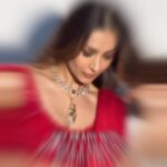 Malaika Arora Instagram – Let’s get ready with @anastasiabeverlyhills_india this holiday season 🎄❤️💋🧣🍒🍓