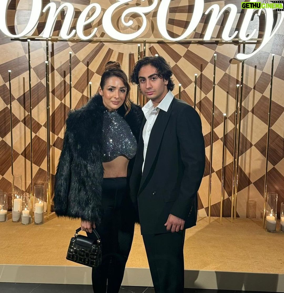 Malaika Arora Instagram - What an absolutely fabulous time at the grand opening of One&Only One Za’abeel! ✨ ‘Just Can’t get Enough’ of the unforgettable night🎶 @ooonezaabeel @oooresorts @thelinkdubai @bottomlinemedia @jlo Dressed by @sol_angelann @helenyarmak @tutuskurniatiofficial