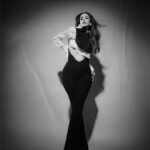 Malaika Arora Instagram – Black n white or colour ….. take ur pick ………………..Outfit by : @pankajandnidhi 
Styled by : @manekaharisinghani with @chintan_shah08 
Makeup by : @meghnabutanihairandmakeup
Hair by : @souravv_roy_
Managed by : @Naureen.abdullah
📷 @gohil_jeet
.
.
#jhalakdikhlaja #jhalakdikhlajaonsonytv