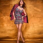 Malaika Arora Instagram – Wat you lookin at ………………Outfit by : @anitadongre
Jewellery by : @apalabysumitofficial
Styled by : @manekaharisinghani with @chintan_shah08 
Makeup by : @meghnabutanihairandmakeup
Hair by : @souravv_roy_
Managed by : @Naureen.abdullah
📷 @tejasnerurkarr
.
.
.
#jhalakdikhlaja #jhalakdikhlajaonsonytv