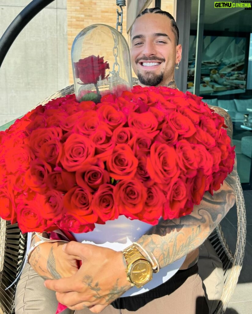 Maluma Instagram - ♥️ HAPPY VALENTINES ♥️ - Hoy le empaco el otro 🤣🤰🏼