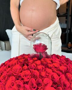 Maluma Instagram - ♥️ HAPPY VALENTINES ♥️ - Hoy le empaco el otro 🤣🤰🏼