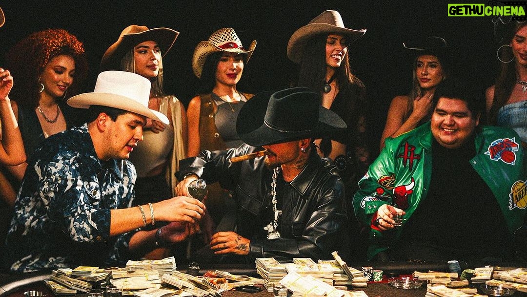 Maluma Instagram - Una vez mas Mexico y Colombia π¨π΄π²π½ BLING BLING ππ₯ maΓ±ana 7pm(col)/6pm(mx) @octavio_cuadrasc @grupomarcaregistrada1