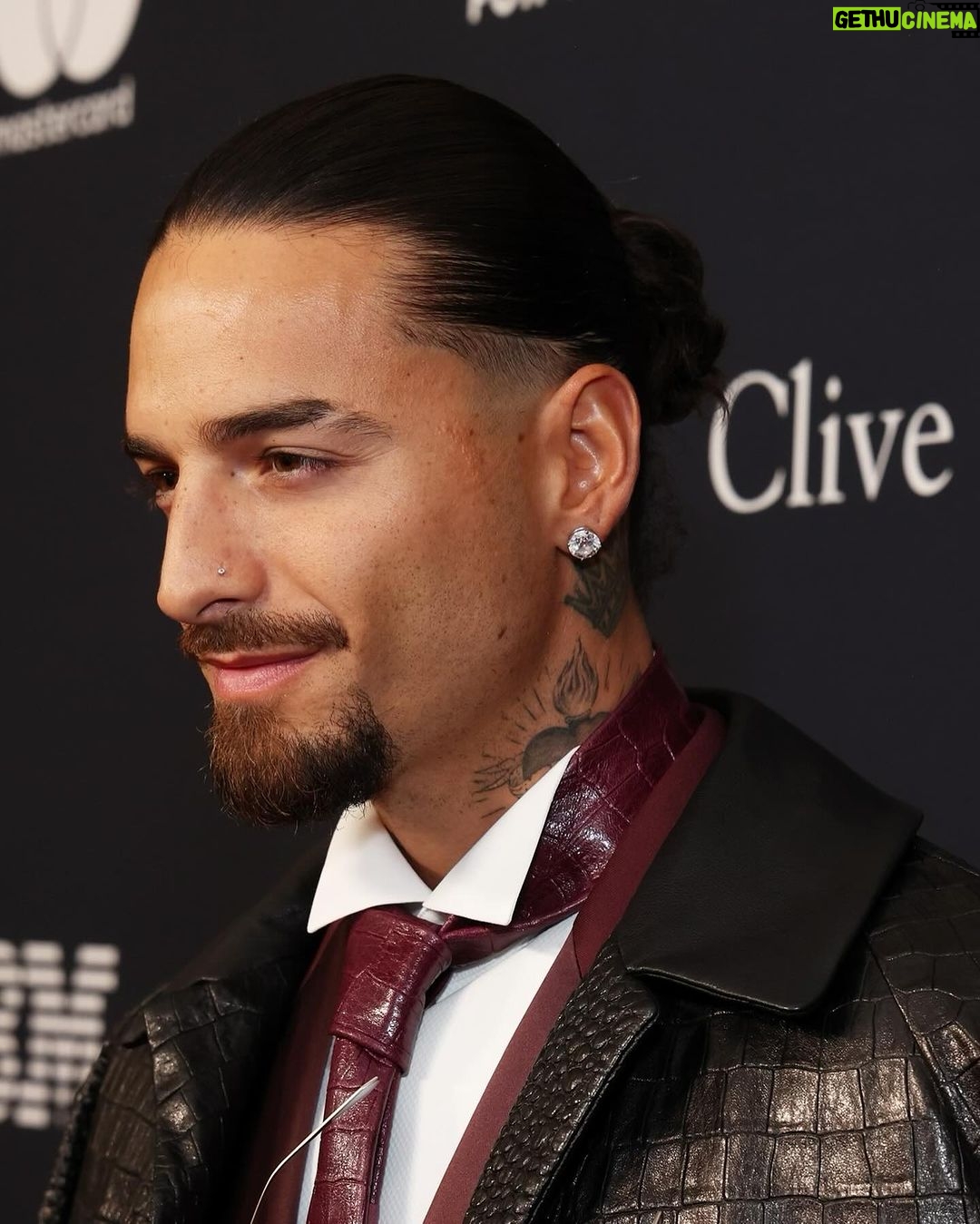 Maluma Instagram - Una mas para la cultura!!! 🇨🇴🇨🇴 Thank you @clivejdavis for a wonderful night!!!