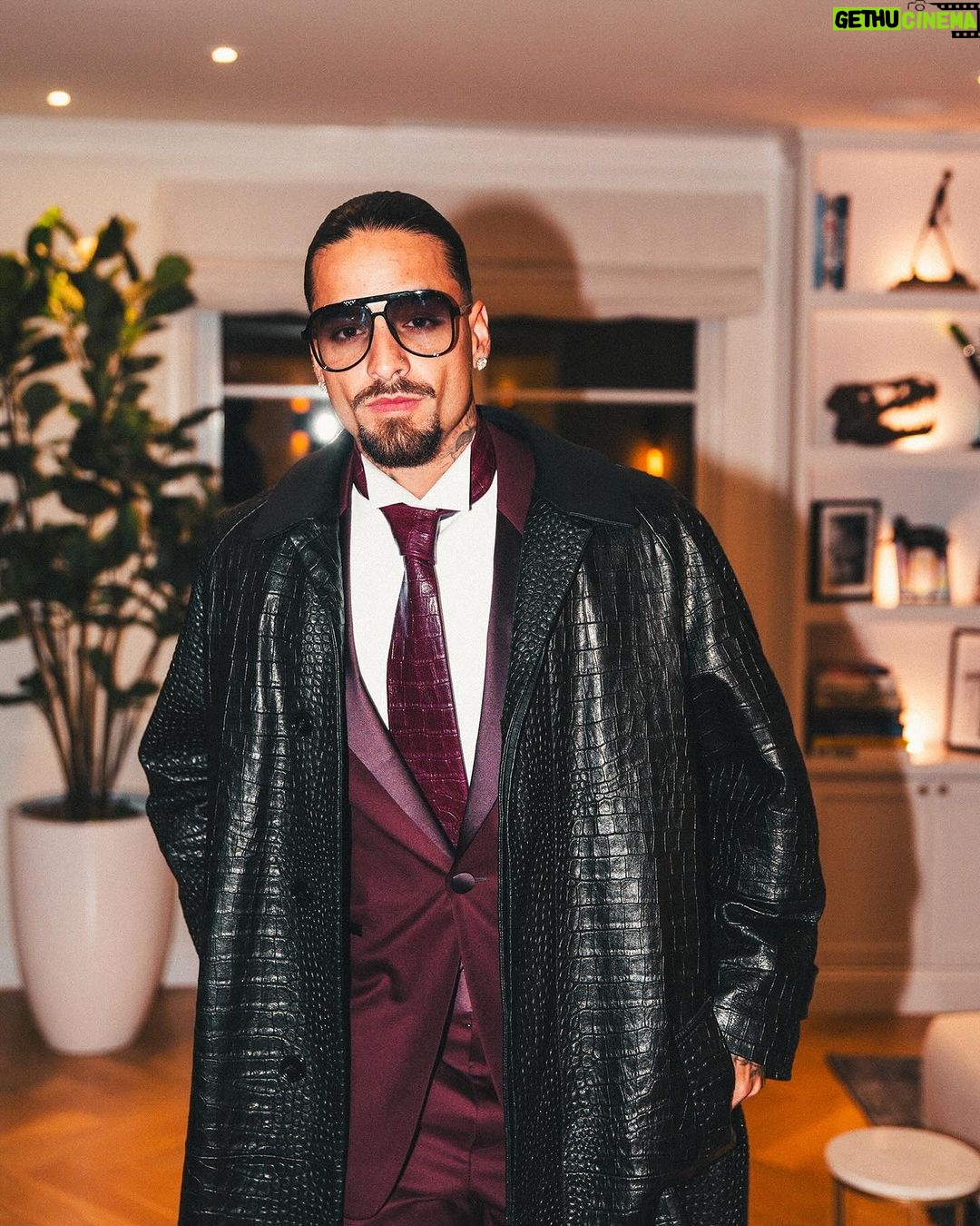 Maluma Instagram - Una mas para la cultura!!! 🇨🇴🇨🇴 Thank you @clivejdavis for a wonderful night!!!