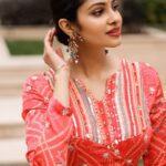 Manasa Varanasi Instagram - 🍓🌹🍉🍅♻️ Wearing @issadesignerstudio Jewelry @karnikajewelshyd Styling @praptigarg 📷 @kilaruness